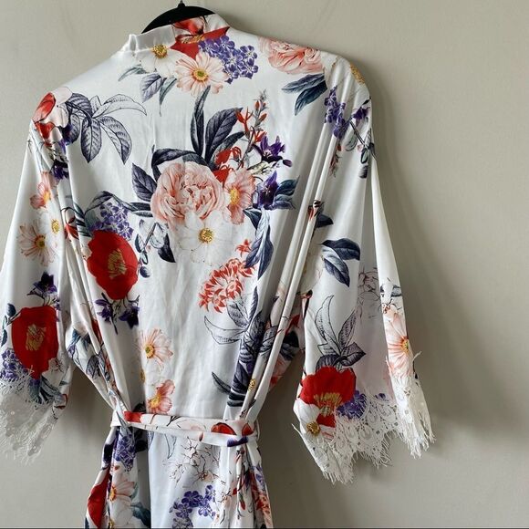 LE Rose-Floral Bridal Lace Trim Robe (M/L) - Picture 7 of 11
